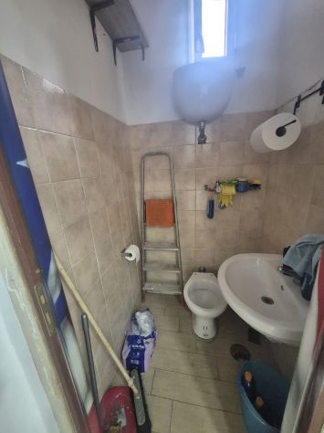Fuorigrotta - Via Diocleziano - Locale 36 mq - Locato per Investimento - Foto 10