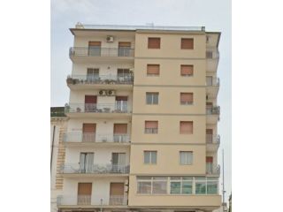 Casamassima: Appartamento in zona centrale con cucina arredata