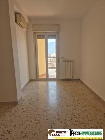 Palermo, Via Grisanti affittasi ampio 2 vani ristrutturato - Foto 5