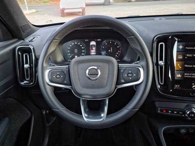 Volvo XC40 T2 automatico Core CV-129 E6 NEO 2024 - Foto 8
