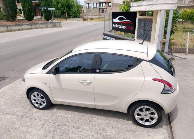 LANCIA - Ypsilon - 1.2 69 CV 5p. GPL Ecochic Gold - Foto 3