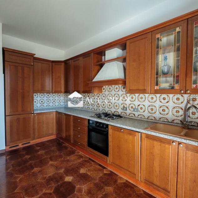 CASA INDIPENDENTE di 7 vani e di 350 mq (CASTELCUCCO) rif. BL109 - Foto 10