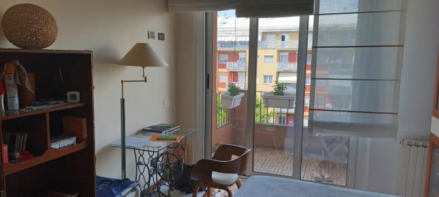 Stanza singola in trilocale con giardino condominiale - Foto 11