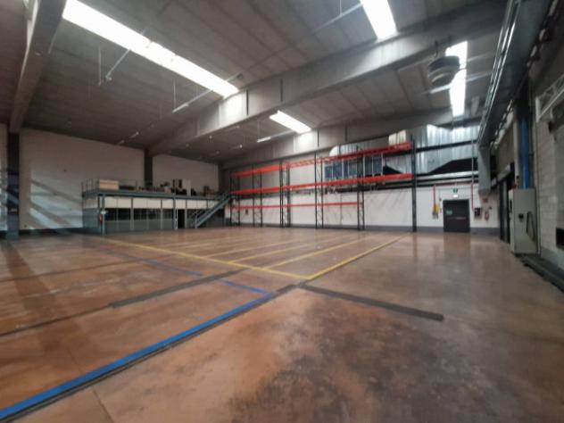 Immobile di 11300 m² con più di 5 locali in affitto a Inveruno - Foto 12