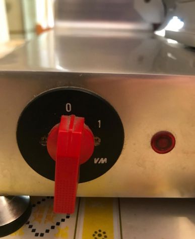 AFFETTATRICE IN ALLUMINIO, 220 volt, LAMA 30 CM - Foto 2
