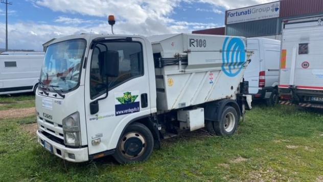 ISUZU NL R85 L35 CON COMPATTATORE E VOLTACONTENITORE PE rif. 18396789 - Foto 2