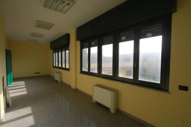 Immobile di 1731 m² con più di 5 locali in vendita a Pero - Foto 12