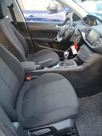 Peugeot 308 1..6 HDI 115CV ALLURE S.W. - Foto 9