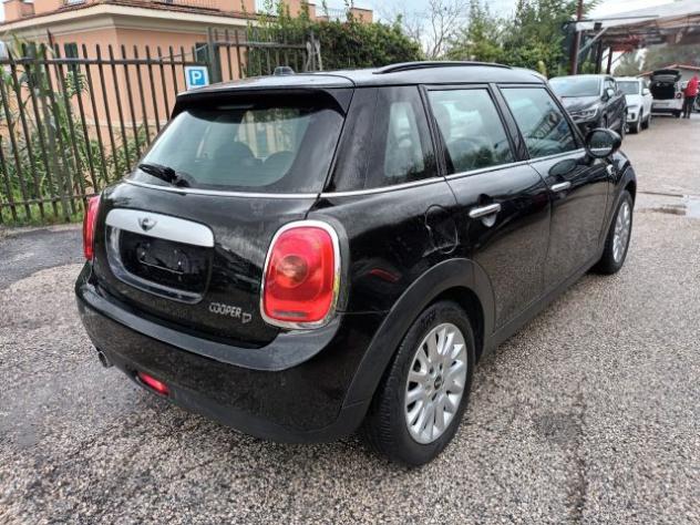 MINI Cooper D 1500 5 PORTE 116CV AUTOM. PDC "16 CLIMAUTO ITALIA rif. 24216597 - Foto 4