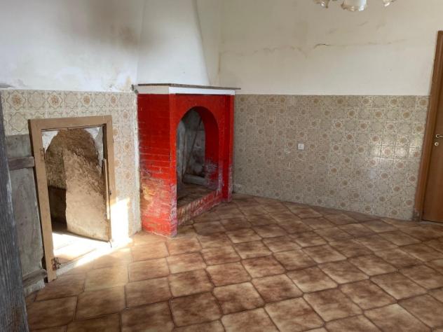 1946/TEANO Rustico/casale di mq 110 su due livelli a San Marco di Teano con 5.000 mq di terreno circostante. - Foto 10
