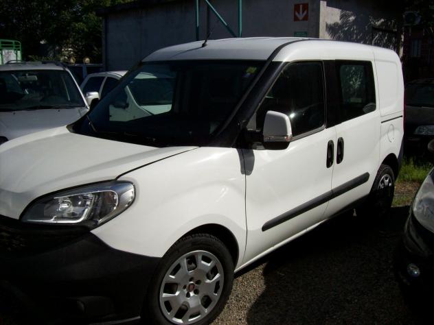 Fiat Doblo Dobl1.6 MJT 16V 120CV kit vetrato autocarro 2 posti 5 porte