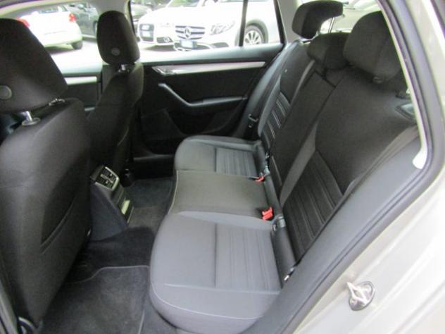 SKODA Octavia Wagon 2.0 TDi SCR Executive 4x4 DSG * 208.000 KM * rif. 23913924 - Foto 8