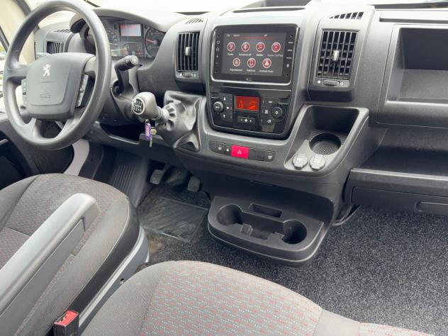 PEUGEOT Boxer 2.2BHDi 140 S&S L2H2 - 2023 - Foto 9