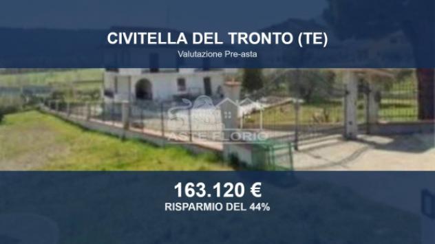 Immobile in asta di 362 m² con più di 5 locali e box auto in vendita a Civitella del Tronto