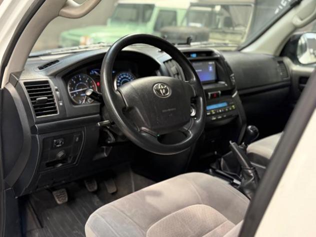 TOYOTA Land Cruiser TROPICALE GX V8 manual rif. 22706367 - Foto 10