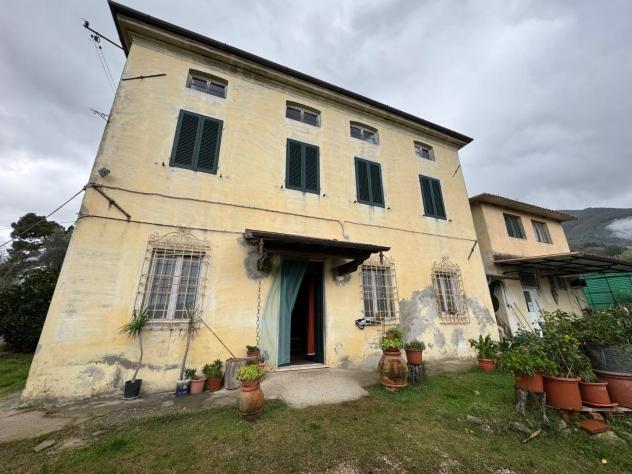 Casale in vendita a Camaiore 400 mq  Rif: 1220618