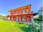 Villa in vendita a Massa e Cozzile 380 mq  Rif: 1301128