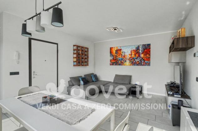 Appartamento di 84 m² con 3 locali e box auto in vendita a Uggiate con Ronago - Foto 3