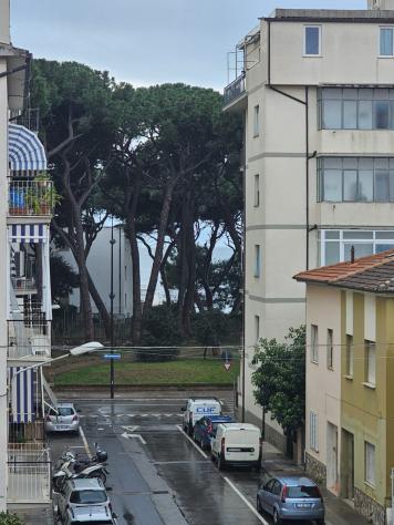 APPARTAMENTO di 4 vani e di 90 mq (FOLLONICA) rif. T14