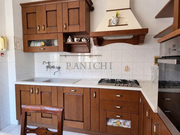 Appartamento spazioso, con balcone, garage e orto - Foto 9