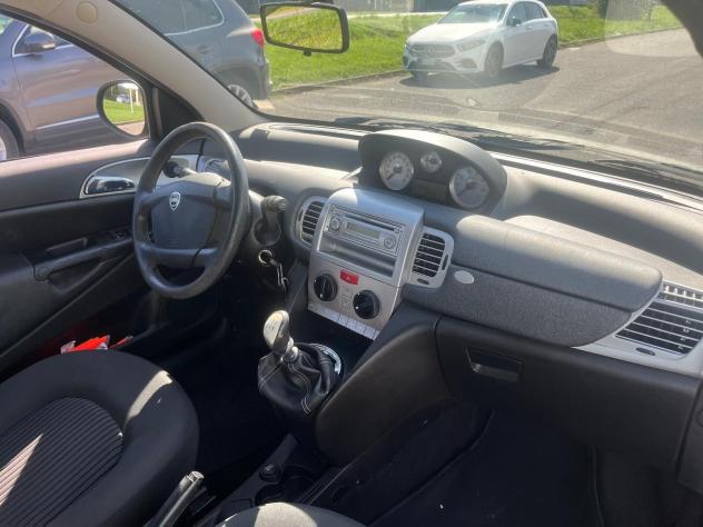 Lancia Ypsilon 1.2 - Foto 9