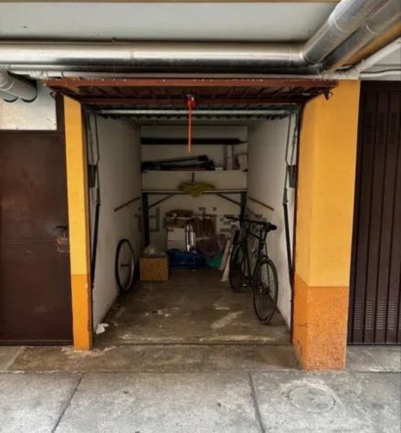 ZONA MONUMENTALE - garage piccolo