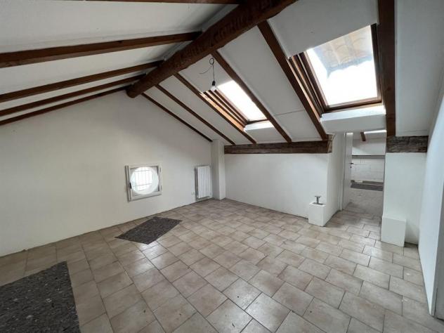 Complesso immobiliare composta da 527 mq di magazzini e 87 mq di abitazione da ristrutturare - Foto 15