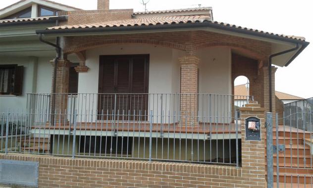 Bifamiliare in Vendita in zona SAN LUIGI con giardino
