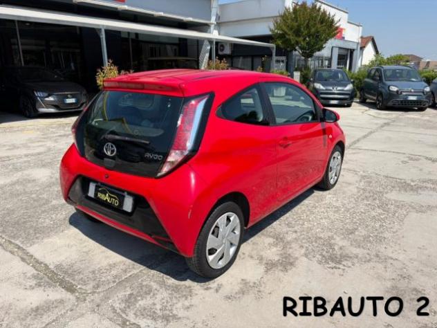TOYOTA Aygo 1.0 VVT-i 69 CV 3 porte x-clusiv rif. 23899868 - Foto 2