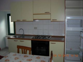 APPARTAMENTO INDIPENDENTE di 3 vani e di 60 mq (MASSA - CASTAGNETOLA) rif. …
