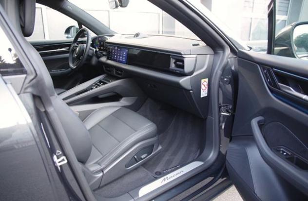 PORSCHE Macan Ev 265KW (360HP) rif. 22733683 - Foto 10