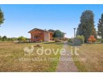 Villa di 200 m² con più di 5 locali e box auto in vendita a Quinto di Trevi &hellip;