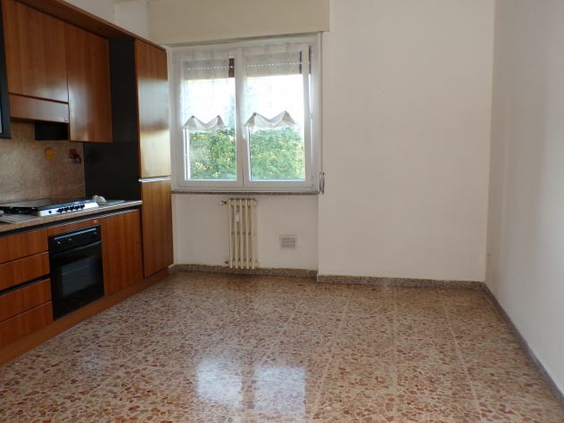 Travedona Monate - trilocale con cantina e box - Foto 2