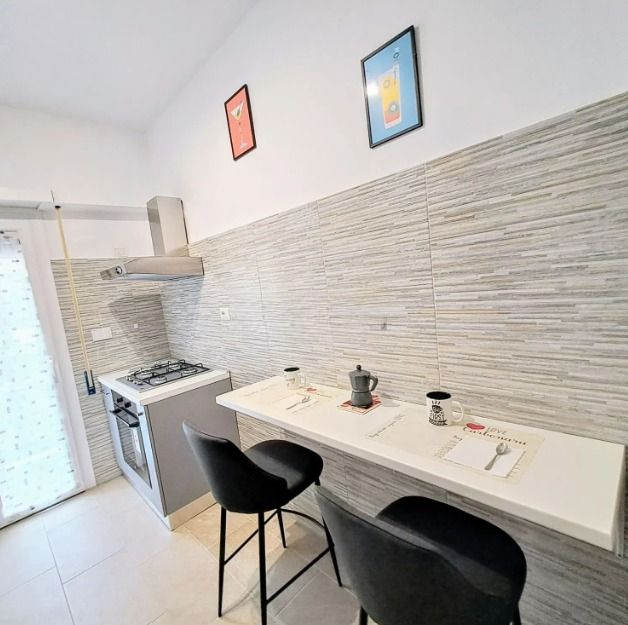 QUADRARO-BILOCALE CON BALCONE - Foto 4