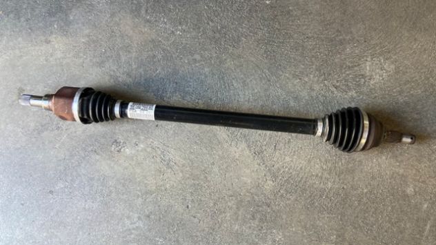 Semiasse anteriore DX Peugeot 208 1.6HDI del 2017 (9816028680)