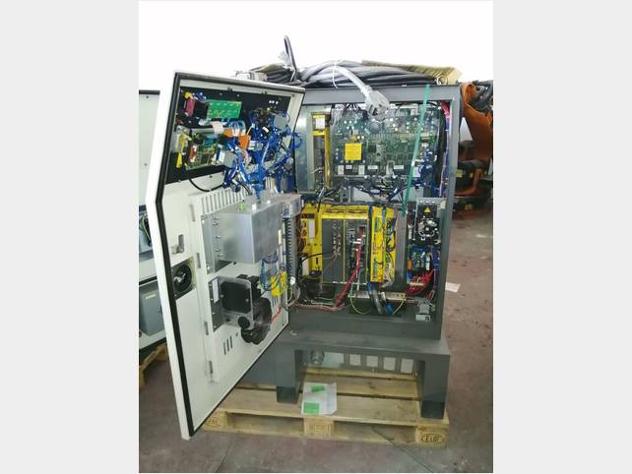 ROBOT FANUC P-155 PAINT , Rj3iB controller Usato - Foto 2