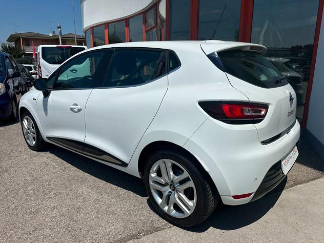 Renault Clio dCi 8V 75 CV 5 porte Moschino Intens - Foto 10