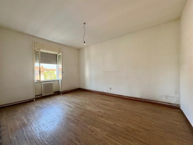 CONCOREZZO – APPARTAMENTO AMPIA METRATURA CON TRIPLA ESPOSIZIONE E GRANDI POTENZIALITÀ - Foto 14