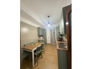 AMPIA STANZA DOPPIA CON BALCONE VIC. ATENEO BARI
