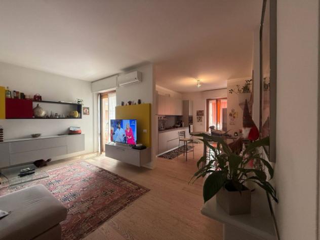 Appartamento di 121 m² con 4 locali e box auto in vendita a Cinisello Balsamo