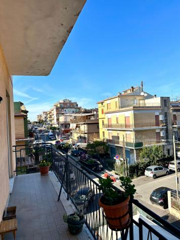 APPARTAMENTO di 4 vani e di 85 mq (ROMA) rif. ROMA - Foto 4
