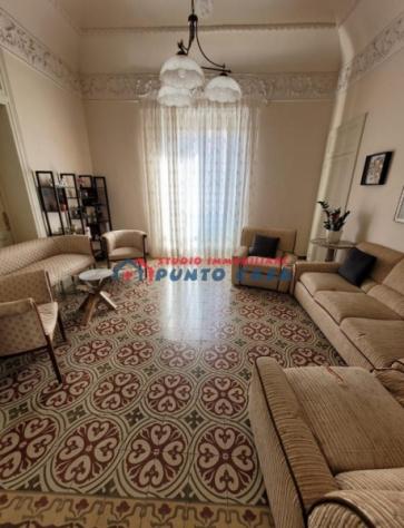 CENTRO STORICO – Via Osorio – Appartamento al 1°p. s/a – 170 mq ca. – 4 vani + acc. Buone condizioni, ottima posizione. Euro 140 mila CL F - Foto 3