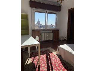 Pavia - Camera centralissima a studentessa