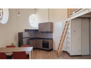 Monolocale in Via Cicerone 19 (Zona Niguarda), con ampio terrazzo, dal 1 Maggio