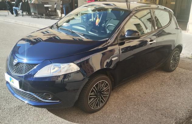 Lancia Ypsilon 1.2 69 CV 5 porte GPL Ecochic Gold - Foto 2