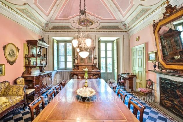 Palazzo / Stabile di 700 m² con più di 5 locali in vendita a Colverde