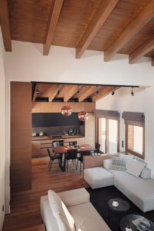 Attico con Piscina e Vista Lago
