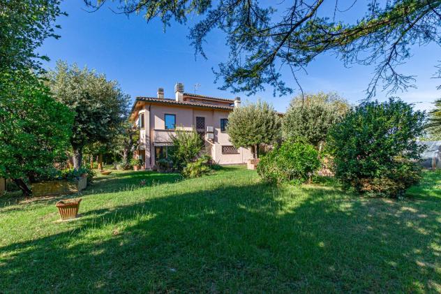 Villa in vendita a Pontedera 390 mq Rif: 1450870