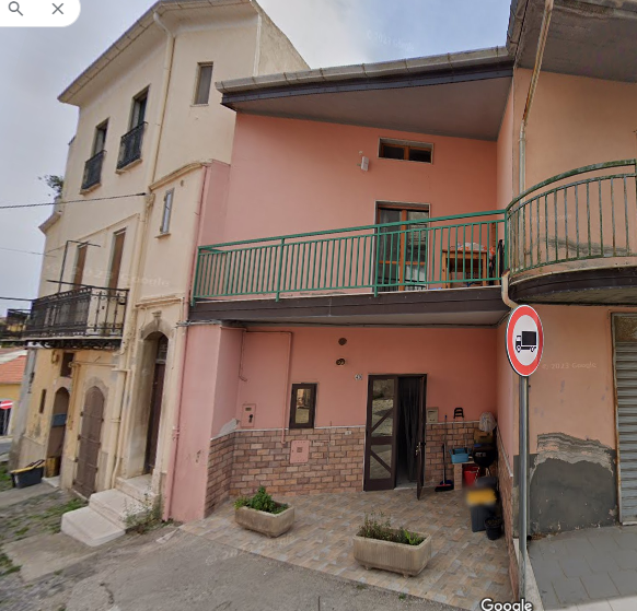casa indipendente su due livelli