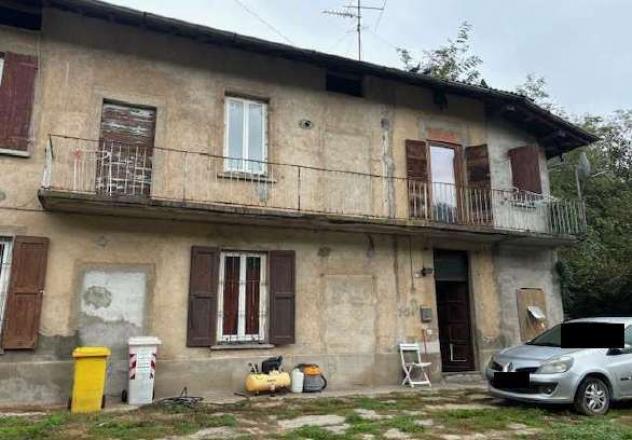 180/2023 U VA - Porzione di casa in asta a Varese